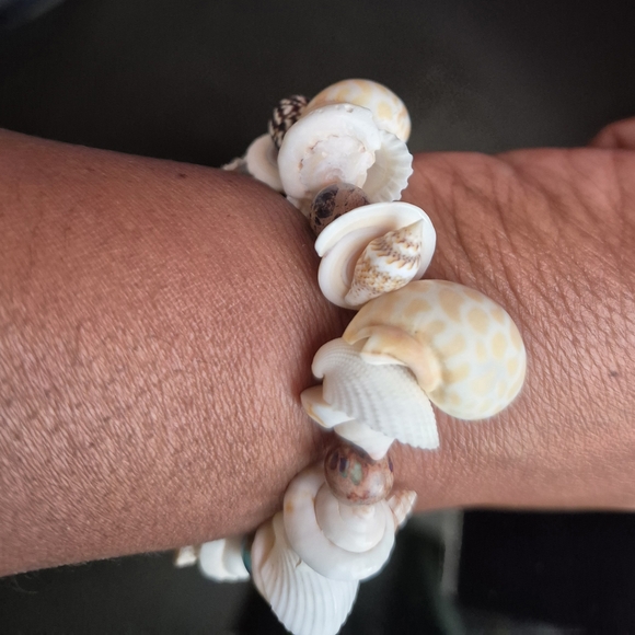 Handamade Virginia Beach Seashell Braclet With Imperial Jasper Stones! - Picture 3 of 7